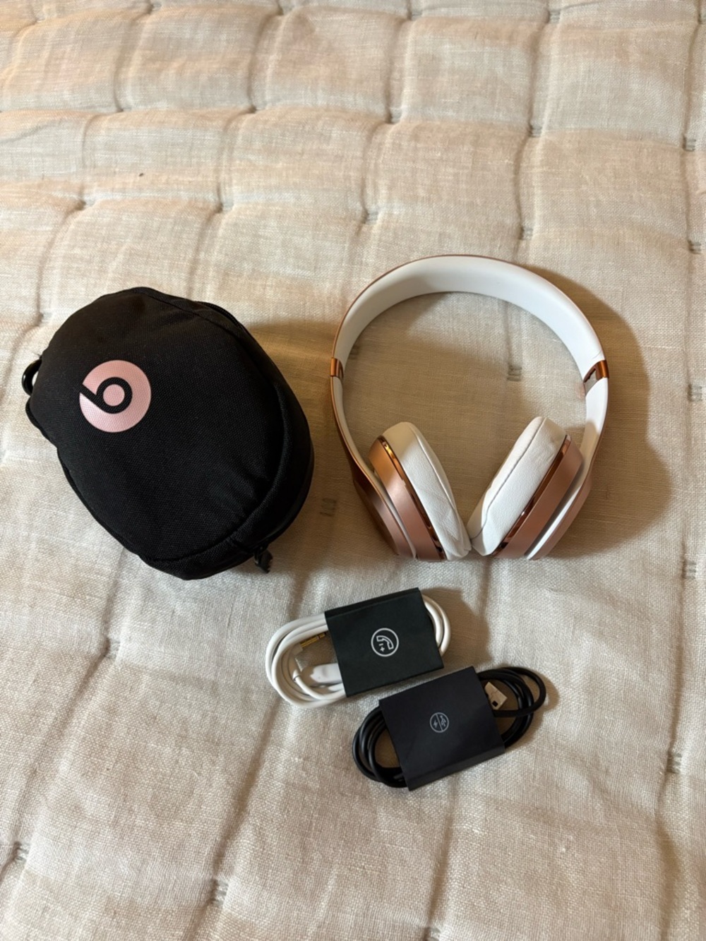Beats by Dre Over-Ear Headphones in White and Rose Gold with Carry Case